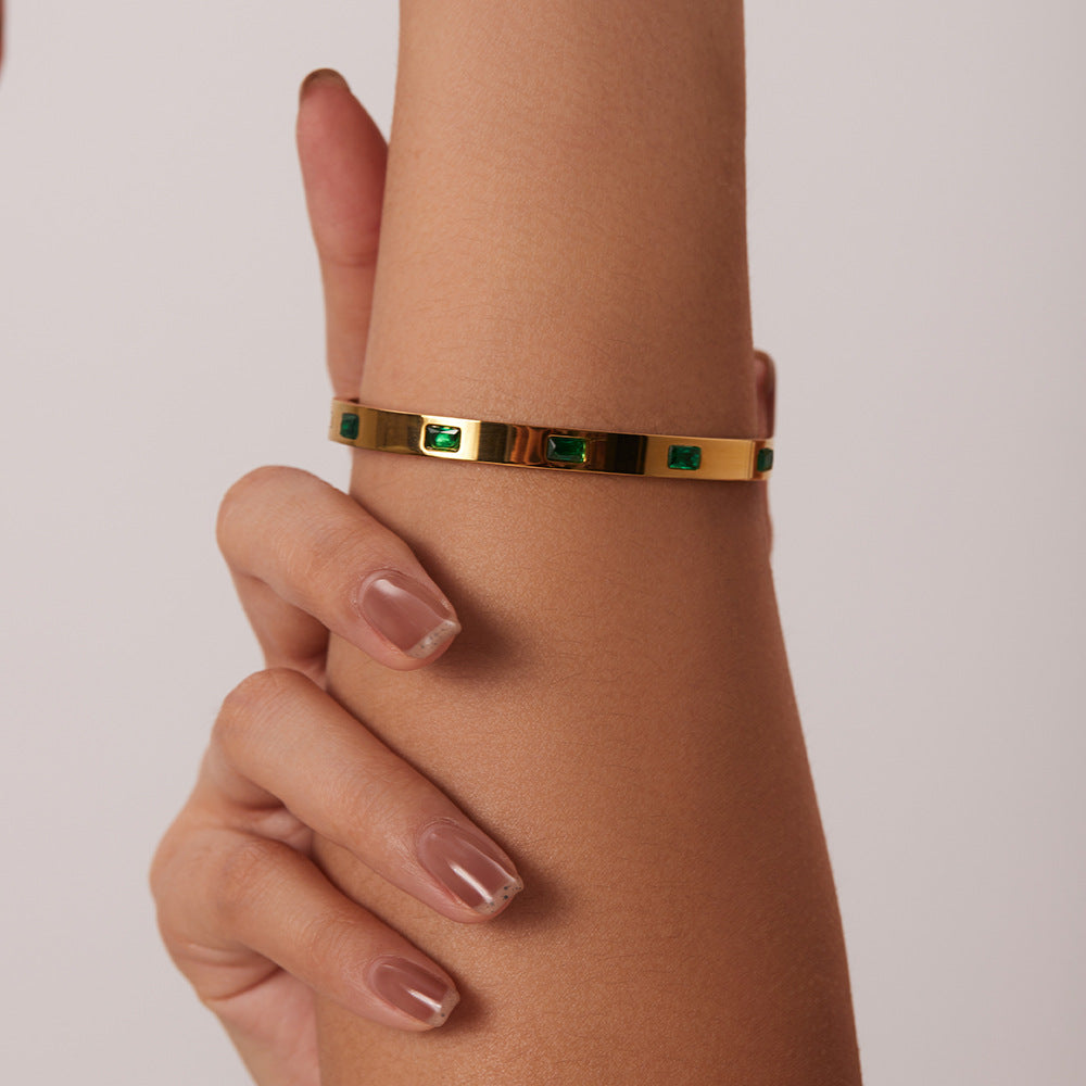 Hannah Gold Bracelet Image