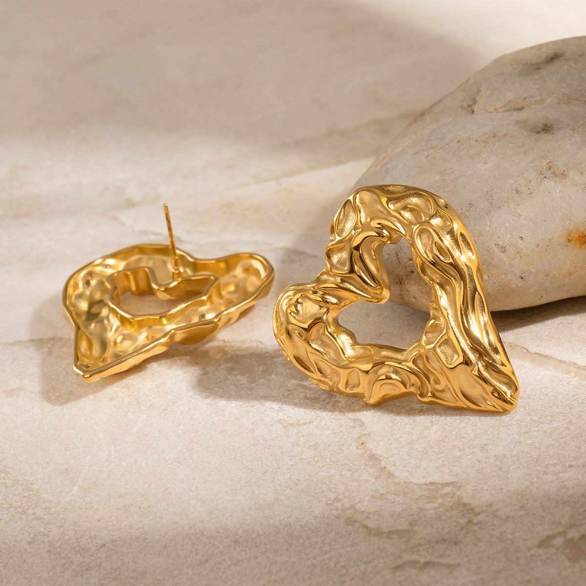 Helene Heart Earrings Image