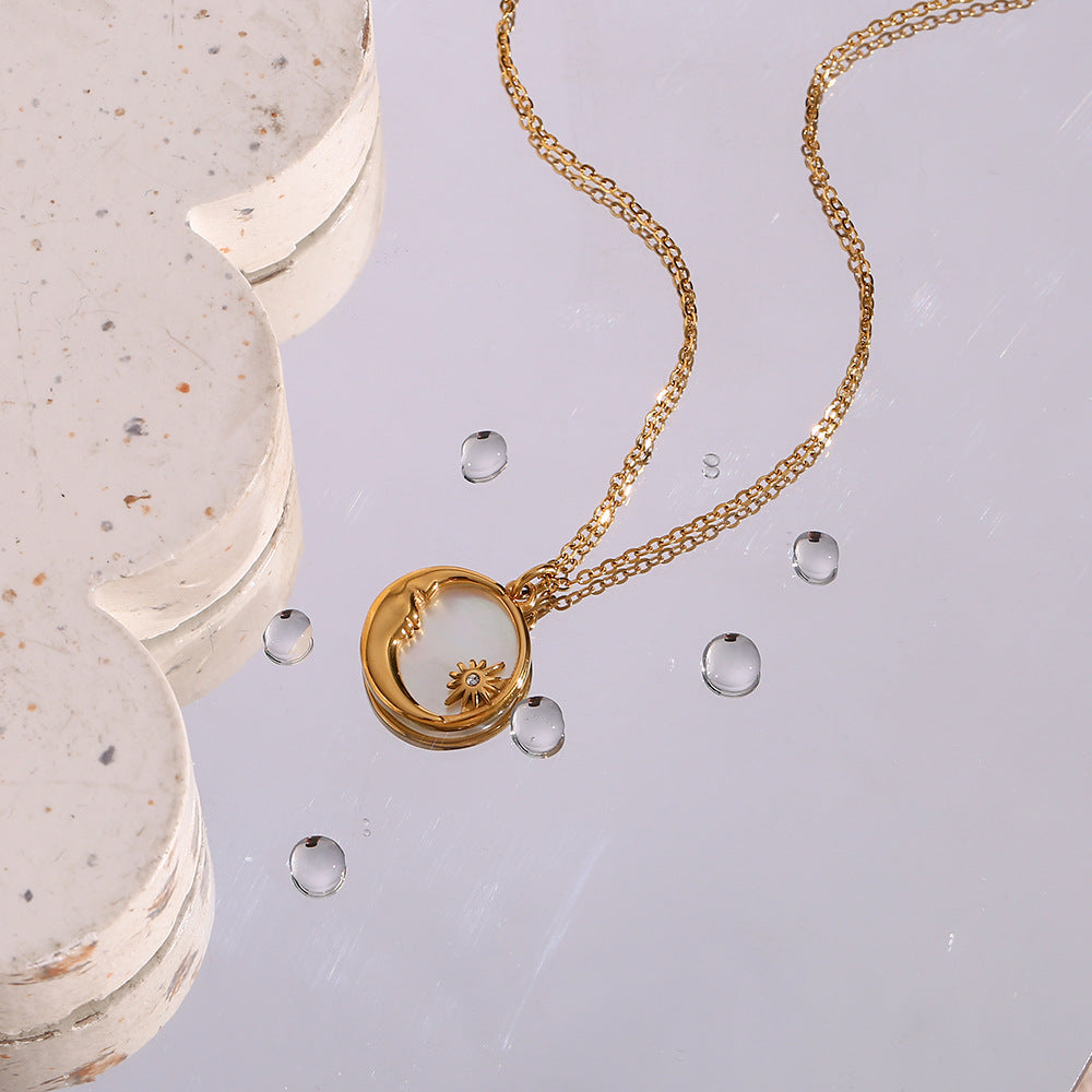 Evangeline Lunar Gold Necklace Image