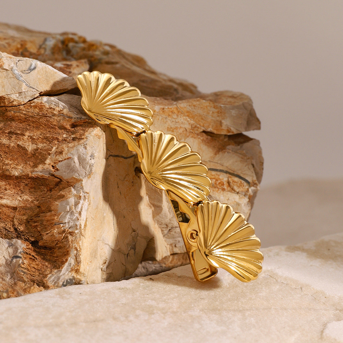 Seashell Serenity Gold Hair Clip Image