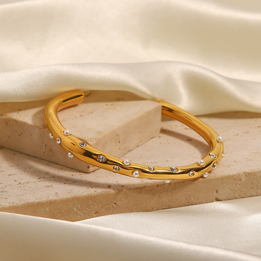 Corisande Gold Bangle Image