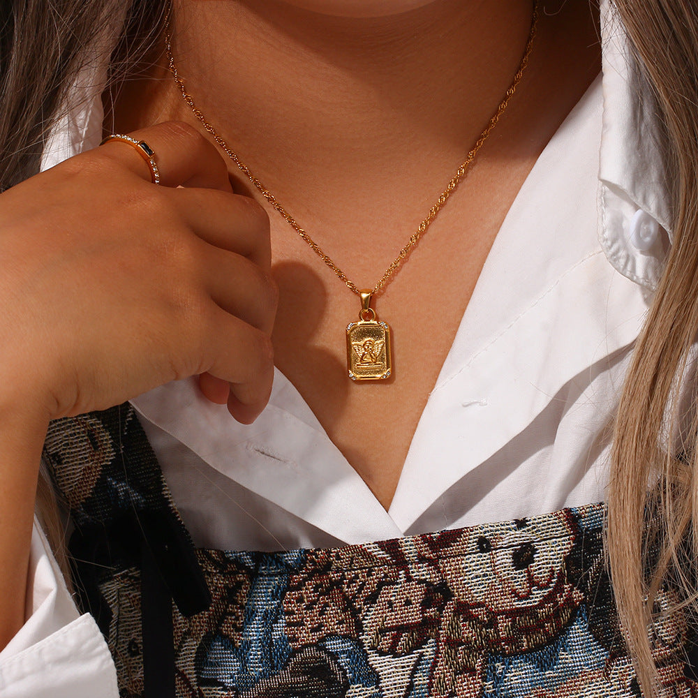 Cleo Gold Necklace Image