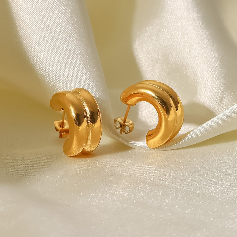 Henrietta Gold Earrings Image