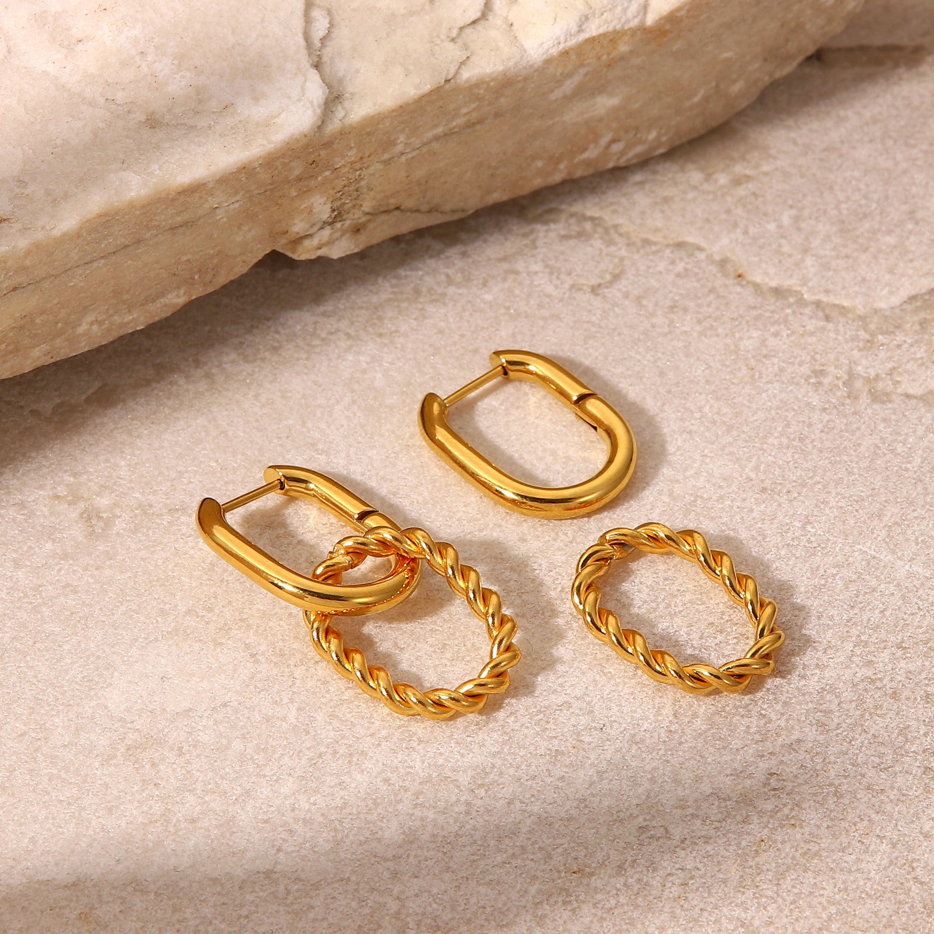 Skadi Gold Earrings Image