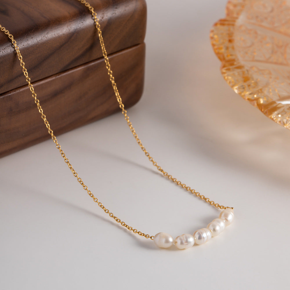 Elle Gold Pearl Necklace Image