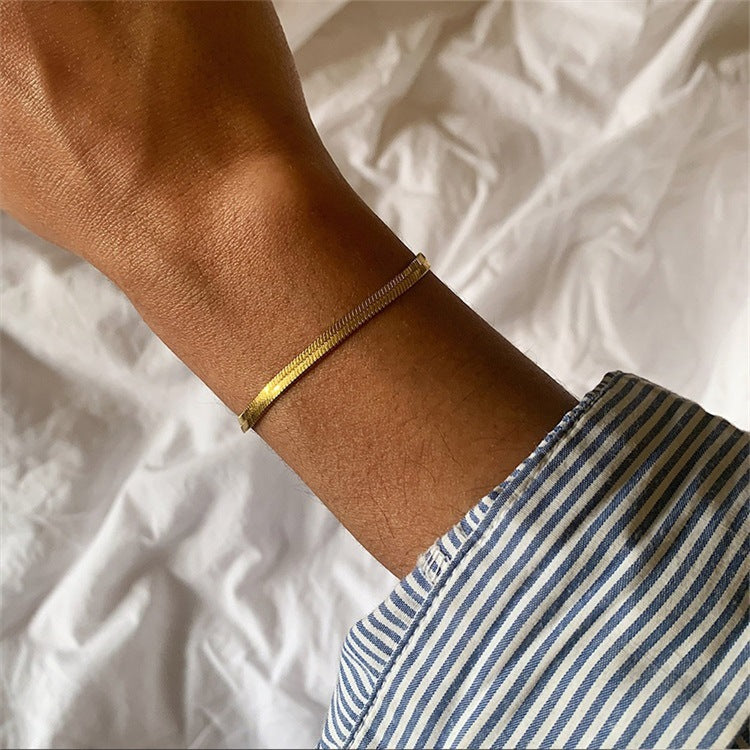 Vida Gold Herringbone Bracelet Image