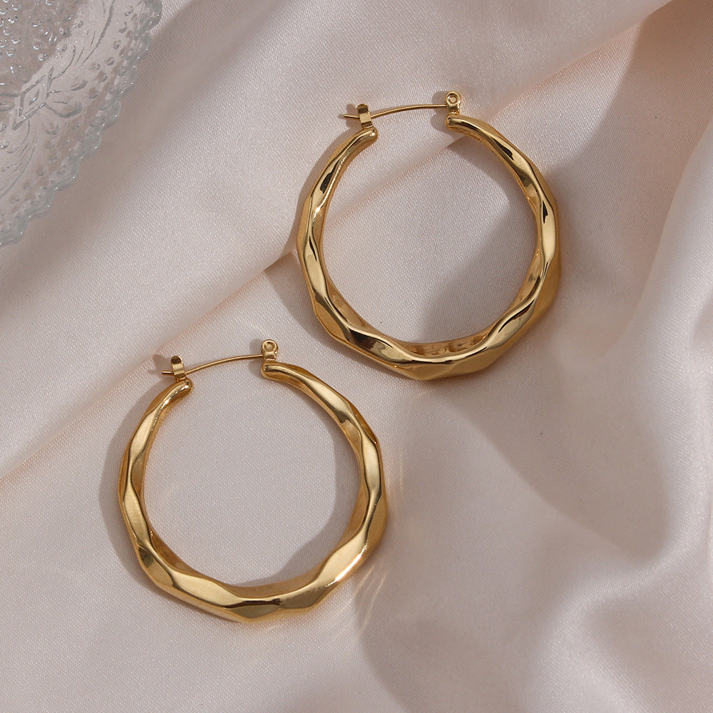 Aire Hoop Earrings Image