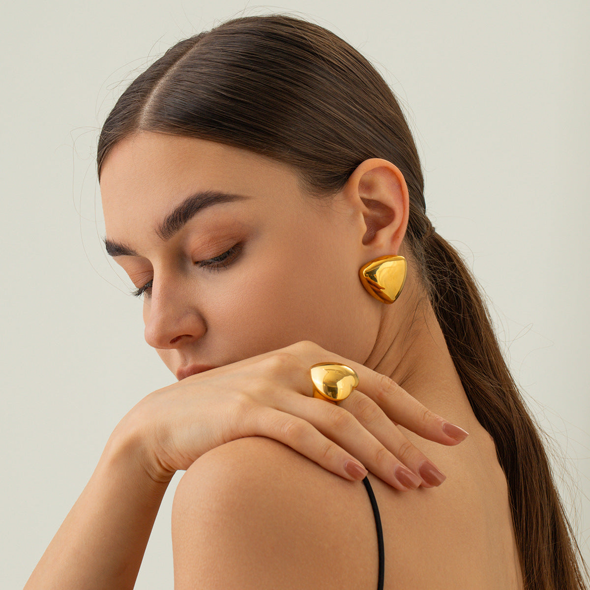 Reagan Gold Earrings Image