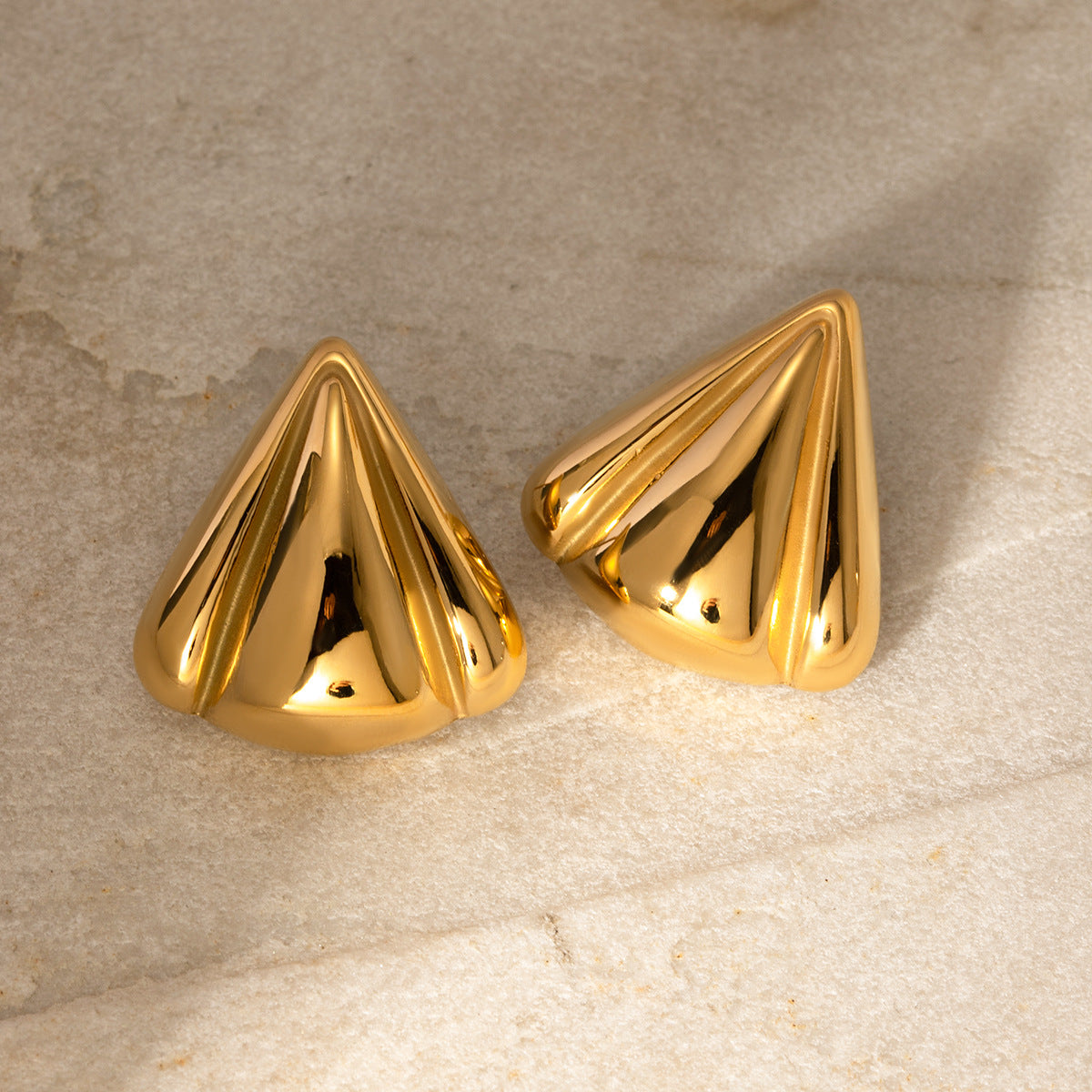 Jillian Vintage Gold Earrings Image