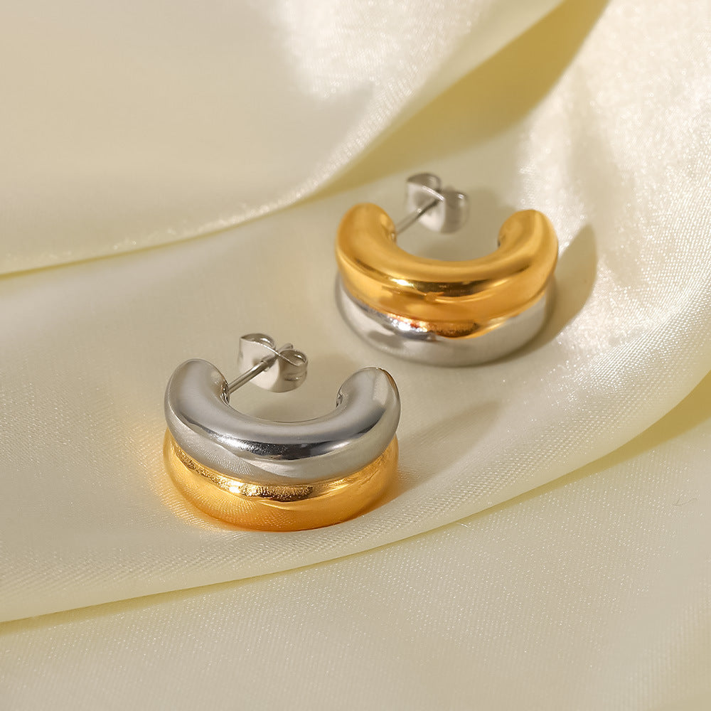 Henrietta Gold Earrings Image