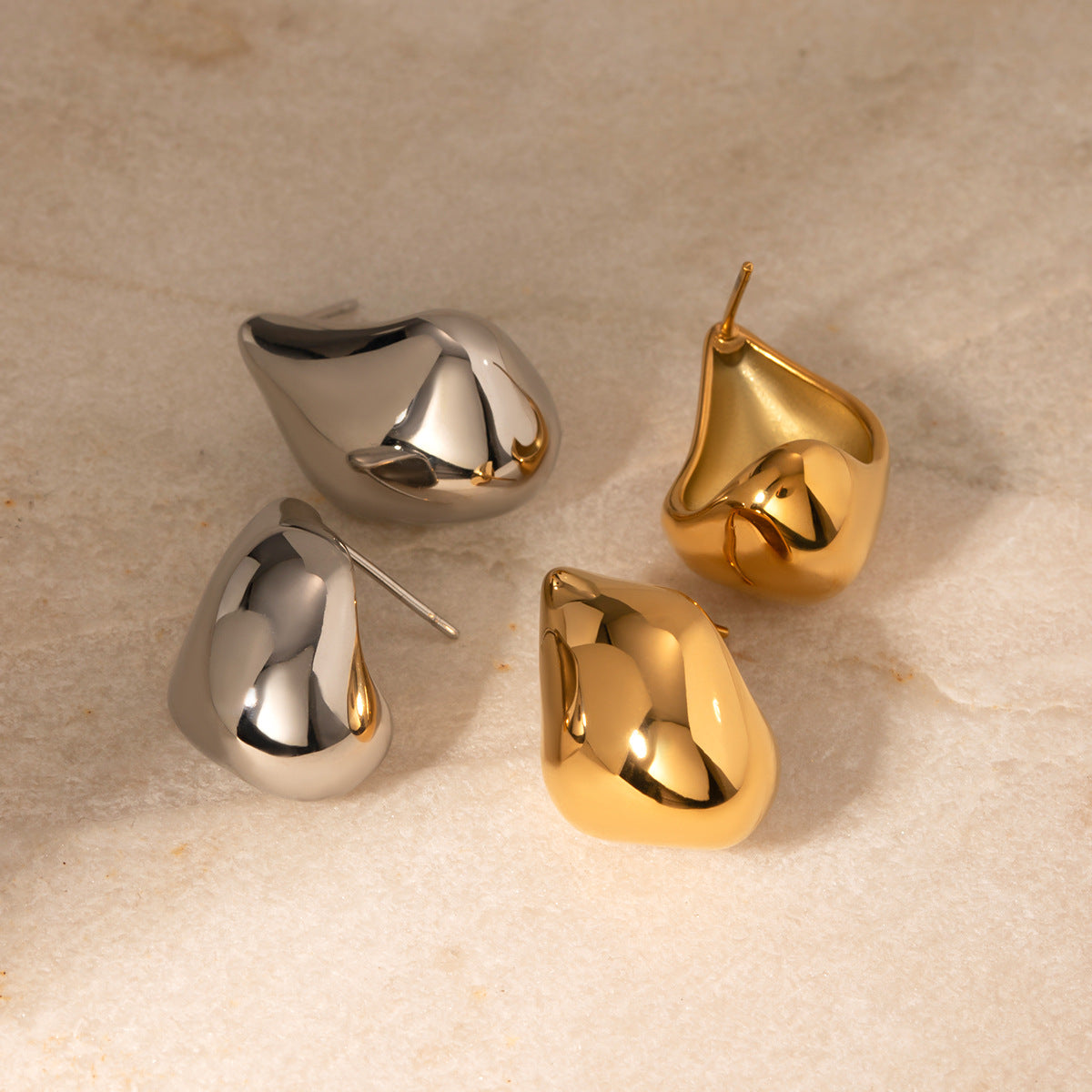 Amelie Gold Earrings Image