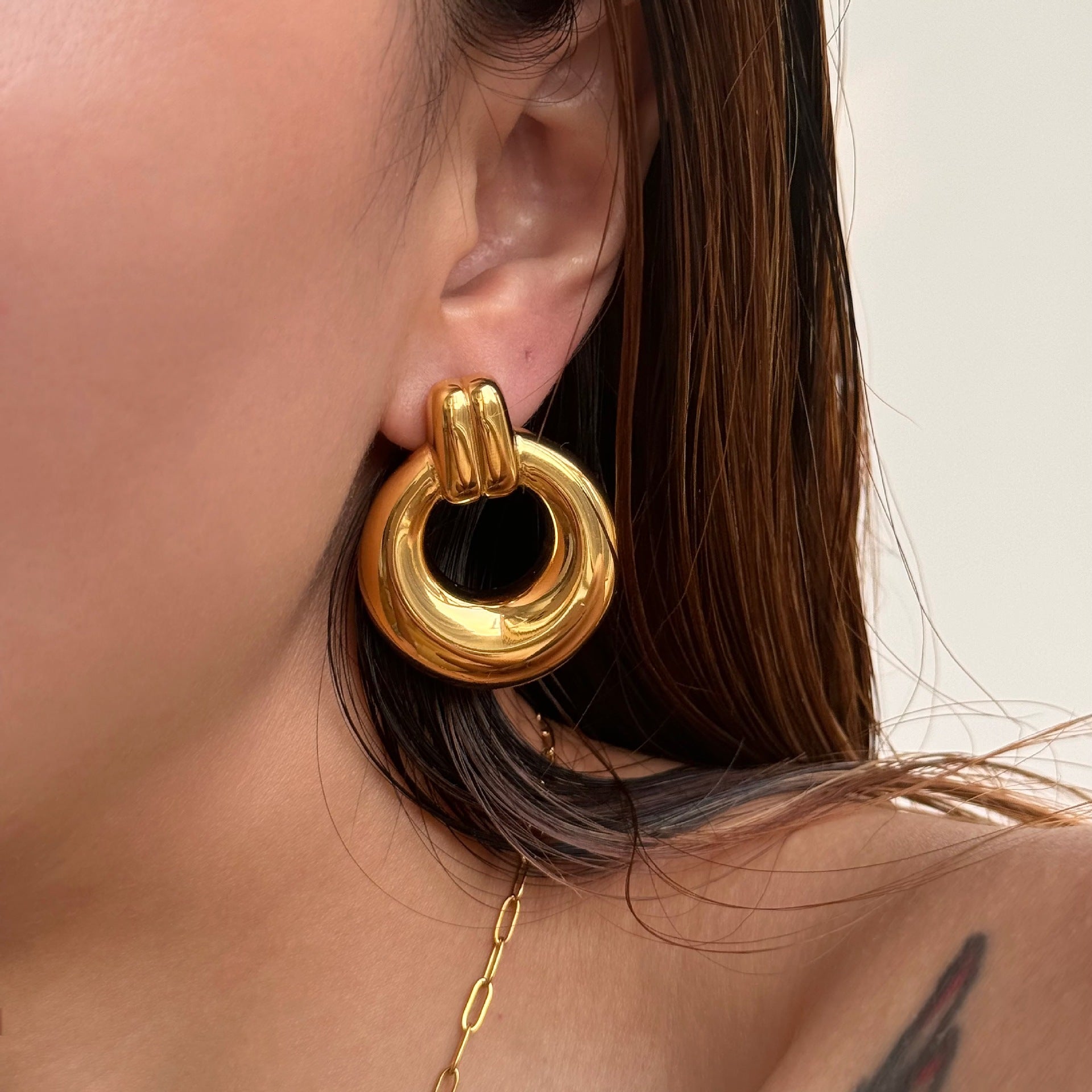 Lynora Gold Earrings Image