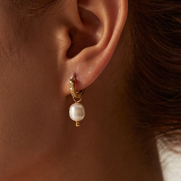 Sara Pearl Earrings Image