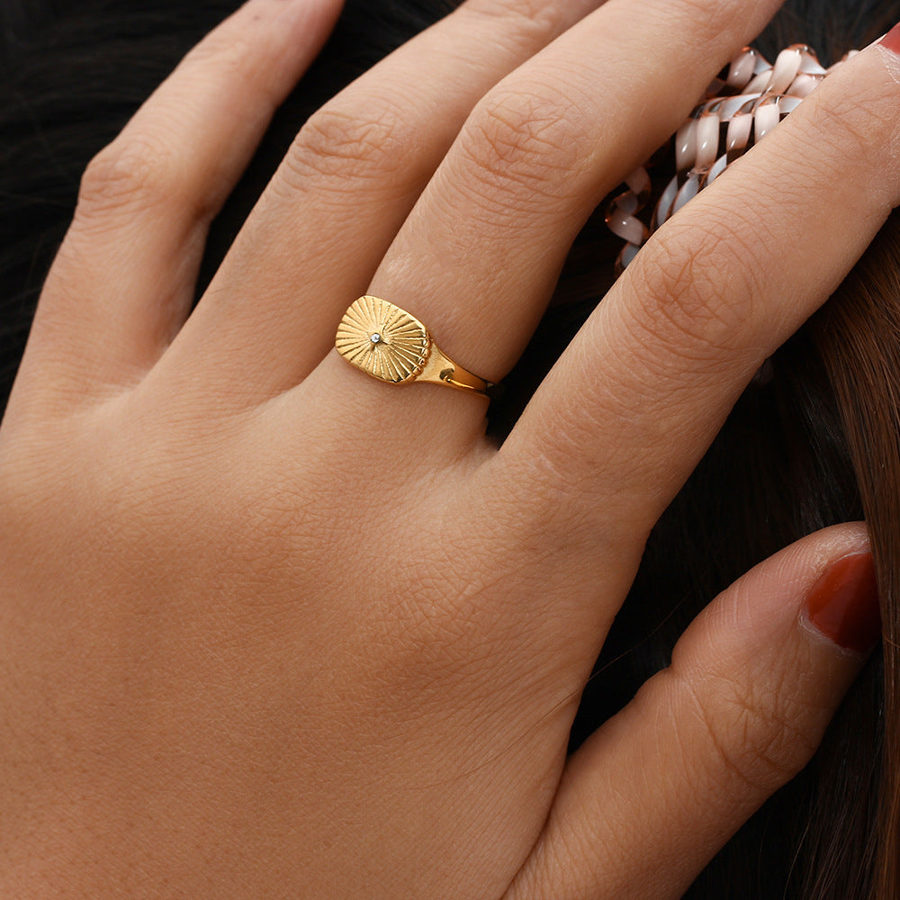 Aglaia Gold Ring Image