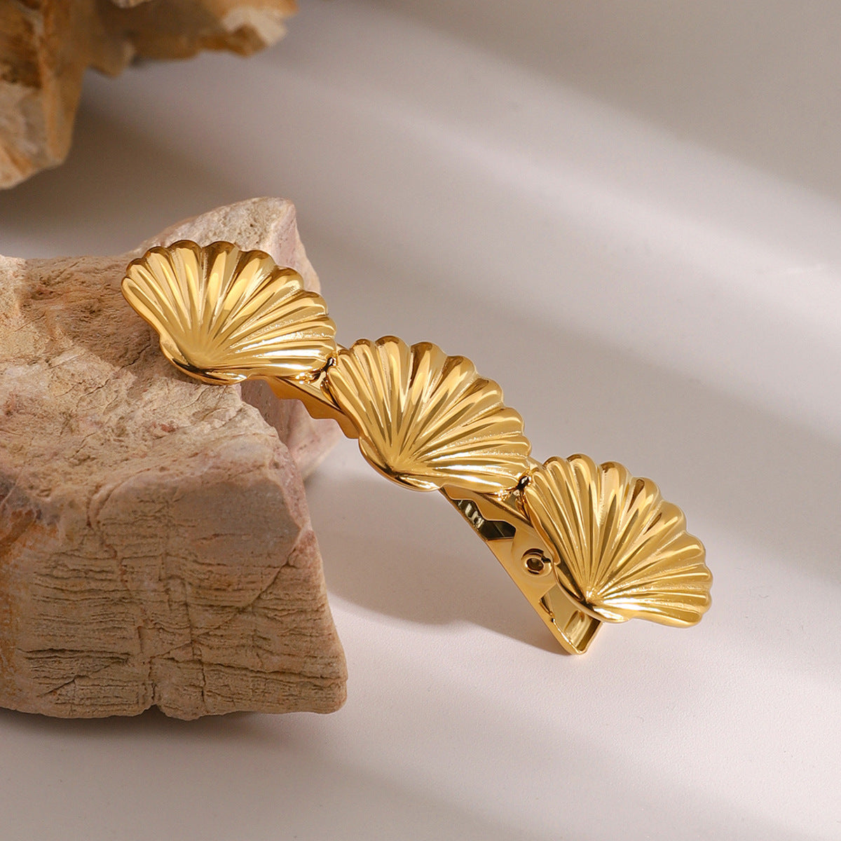 Seashell Serenity Gold Hair Clip Image