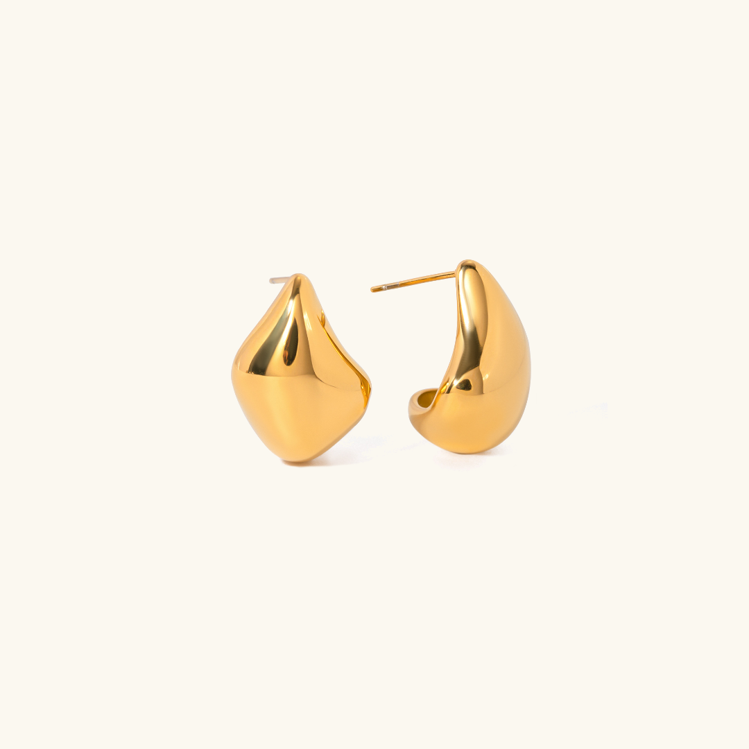 Amelie Gold Earrings Image