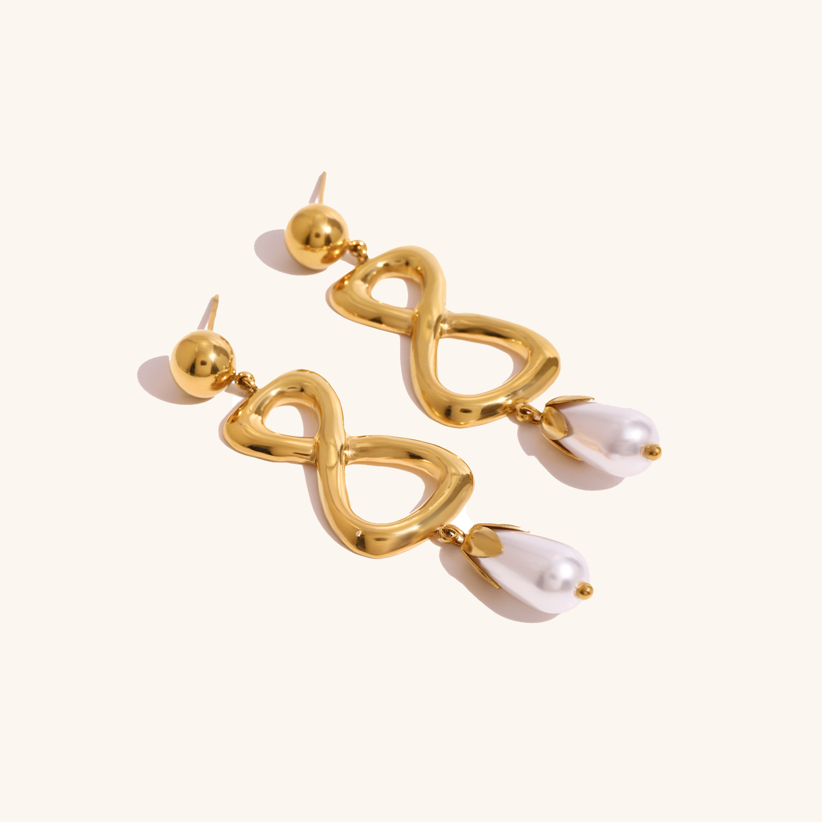 Kaylee Freshwater Pearl Earrings Image