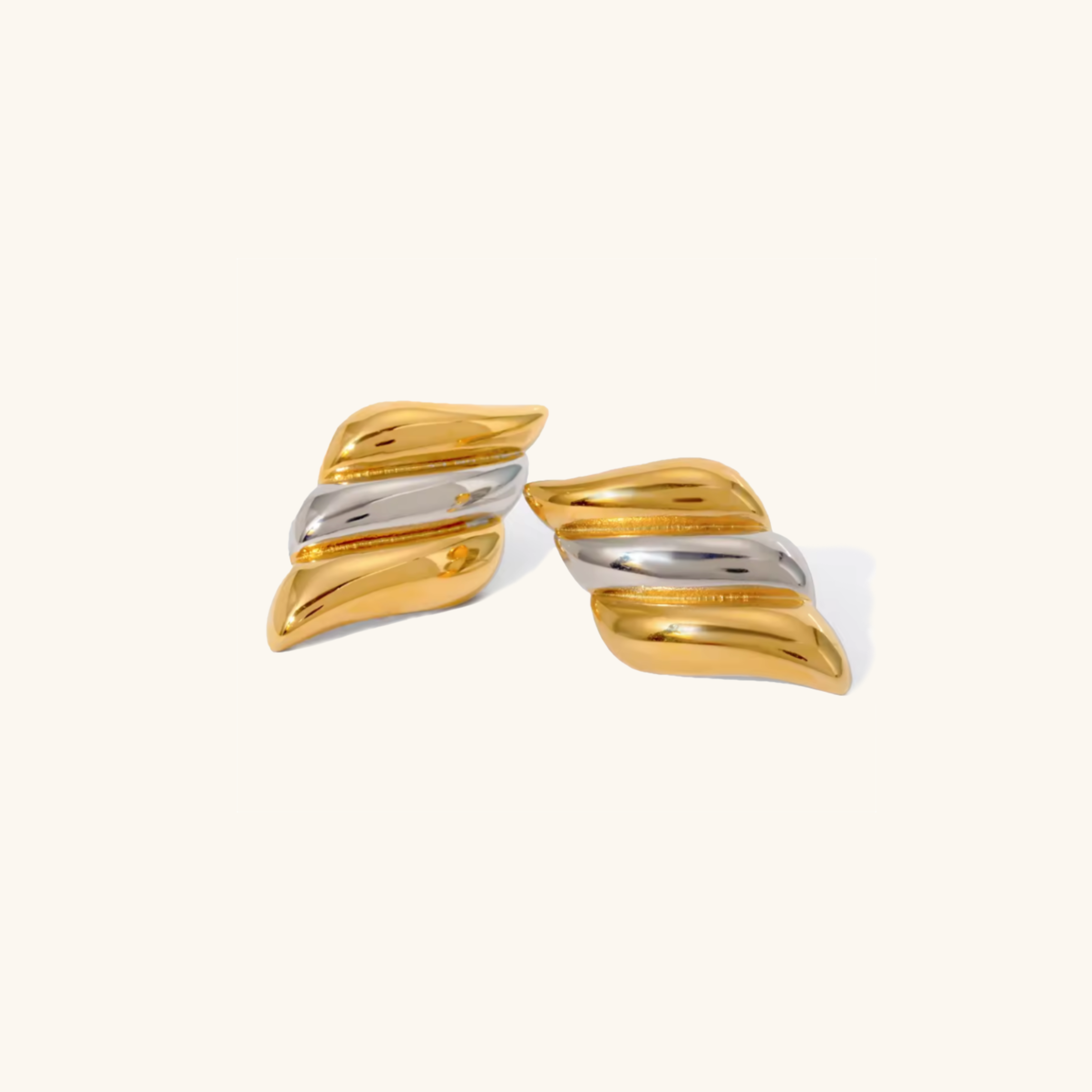 Vera Gold Earrings Image