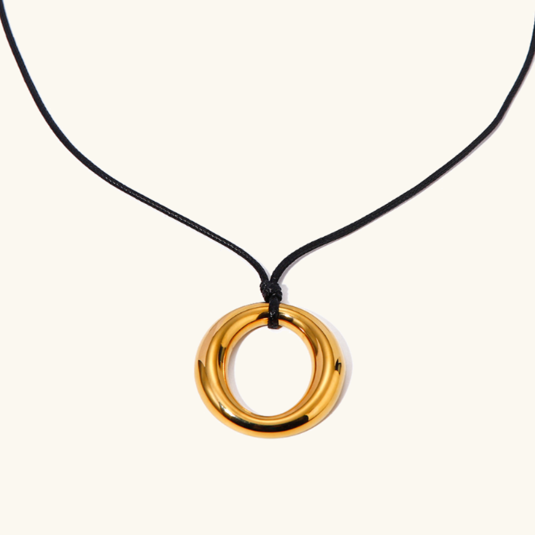 Leonora Gold Necklace Image