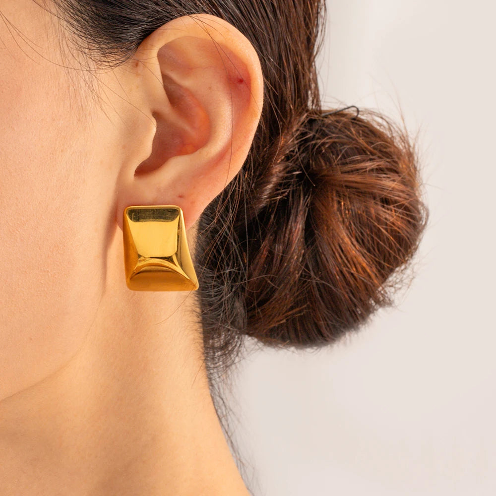 Elsie Gold Earrings Image