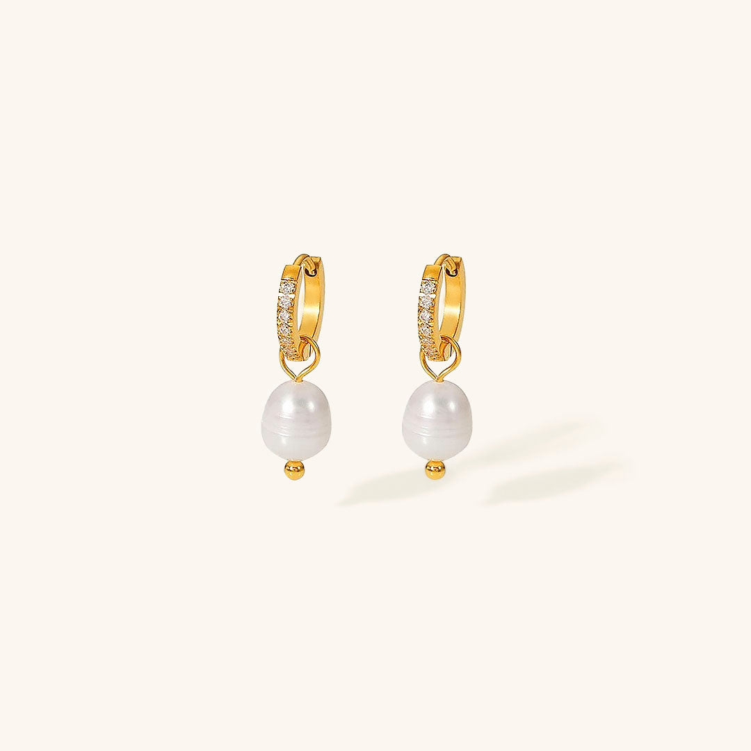 Sara Pearl Earrings Image