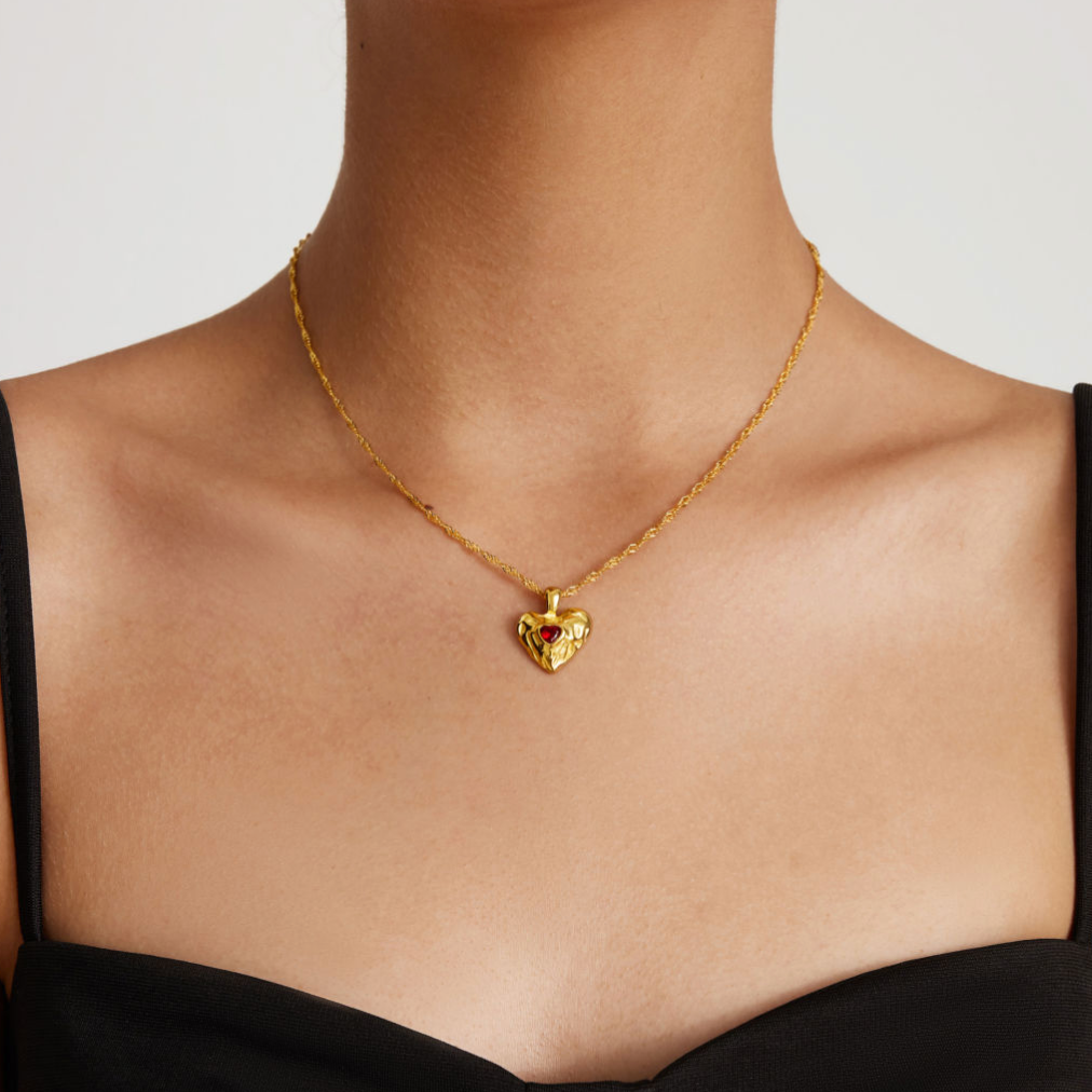 Vesper Gold Heart Necklace Image