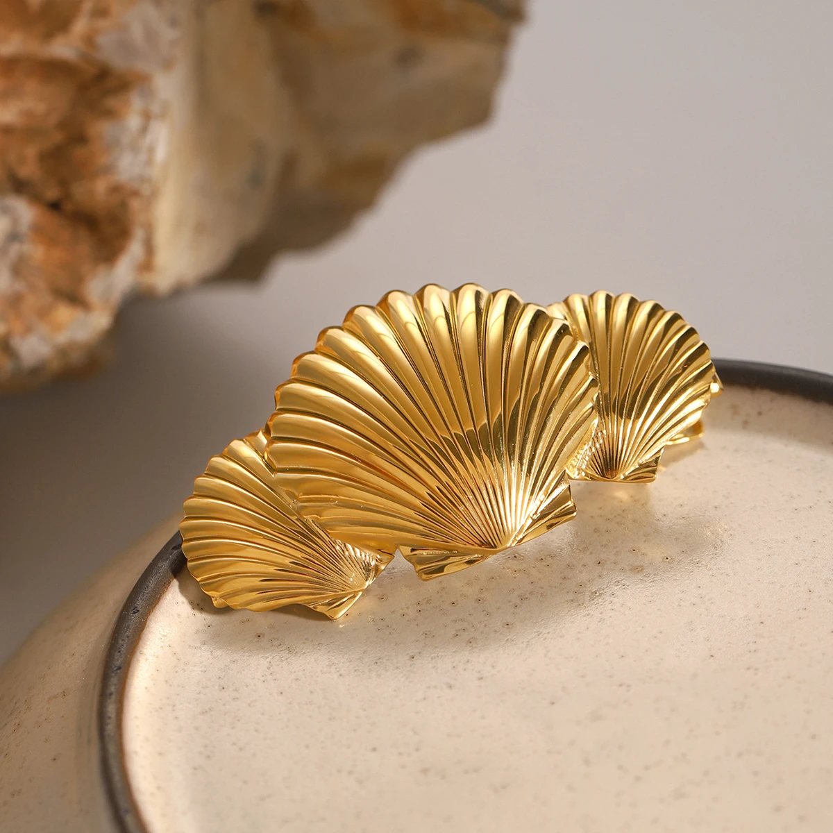 Tidal Sea Shell Gold Hair Clip Image