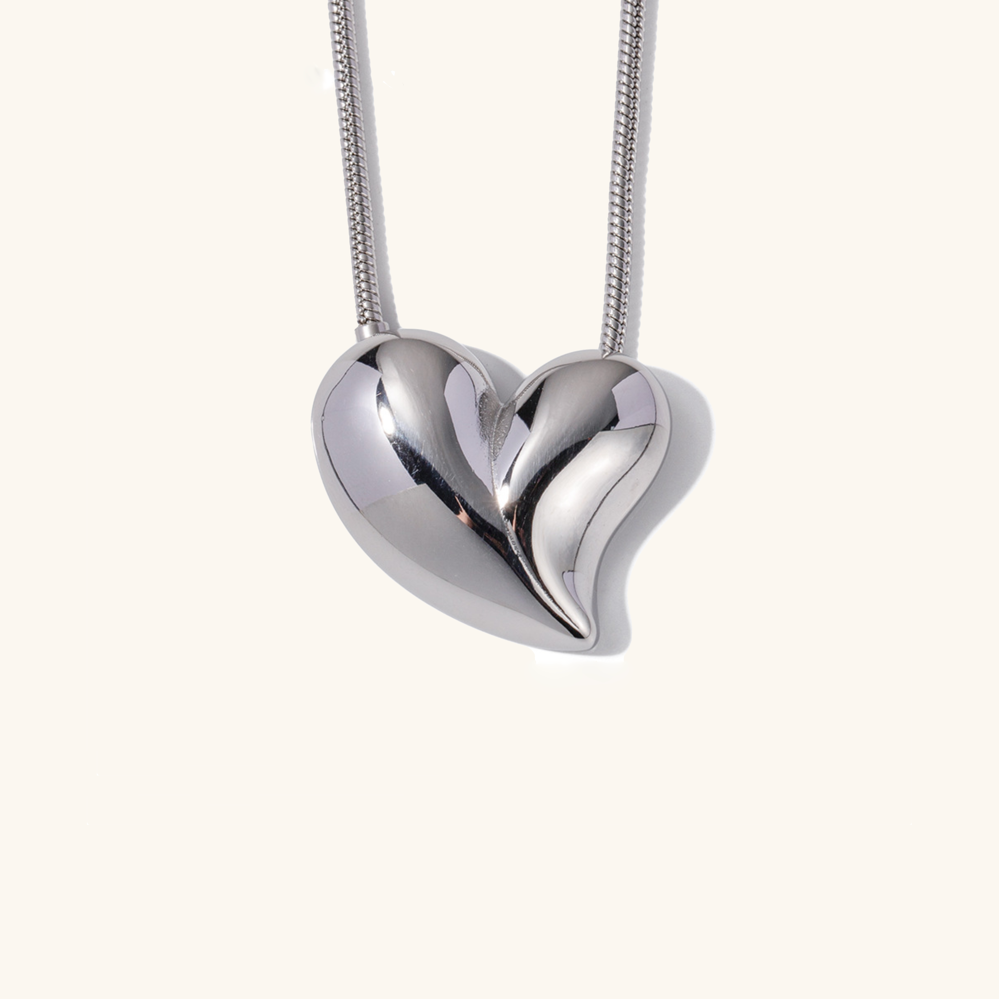 Dorothea Heart Necklace Image