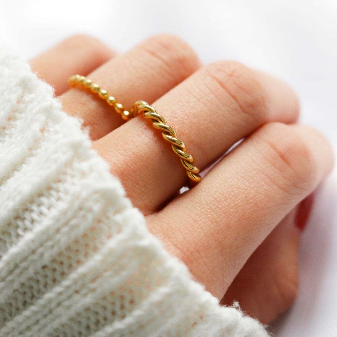 Melody Gold Twist Ring Image