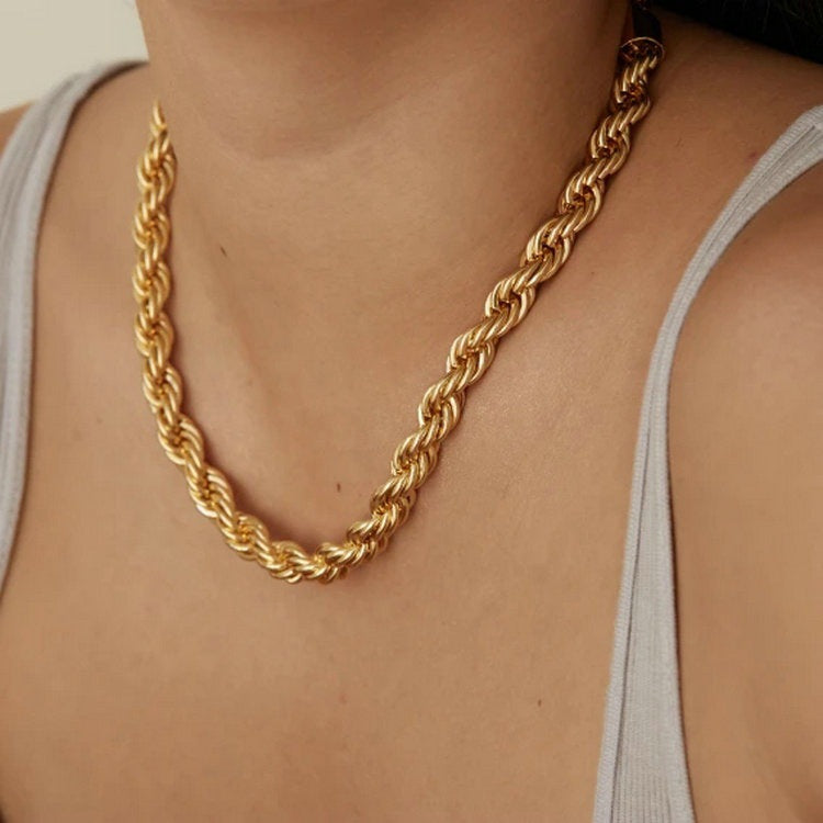 Mila Golden Twist Necklace Image