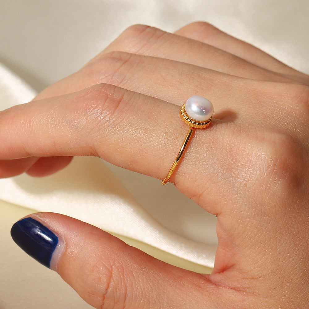 Solis Gold Pearl Ring Image