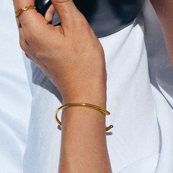 Ara Gold Bangle Image