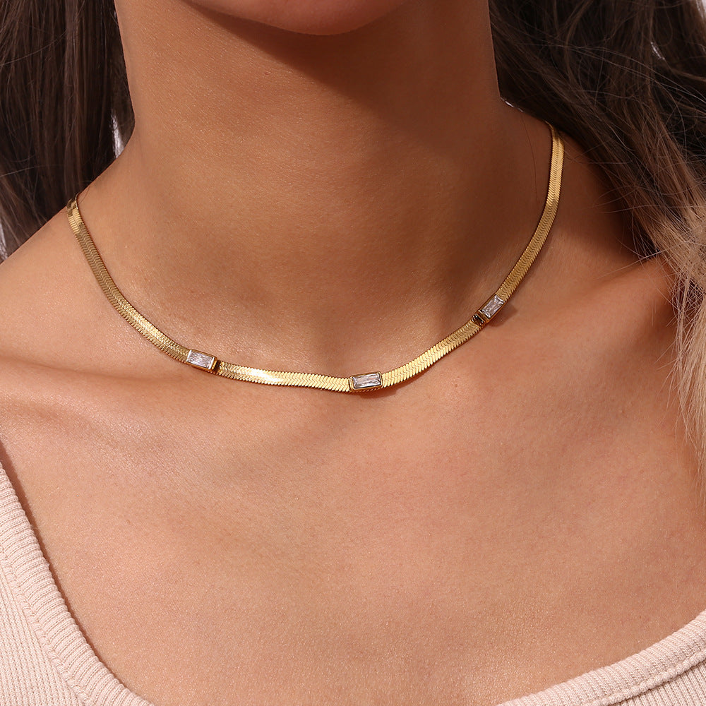 Eve Herringbone Gold Necklace Image