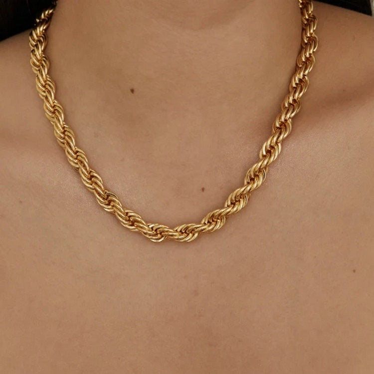 Mila Golden Twist Necklace