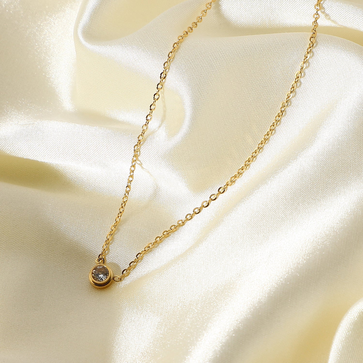 Kira Gold Necklace Image