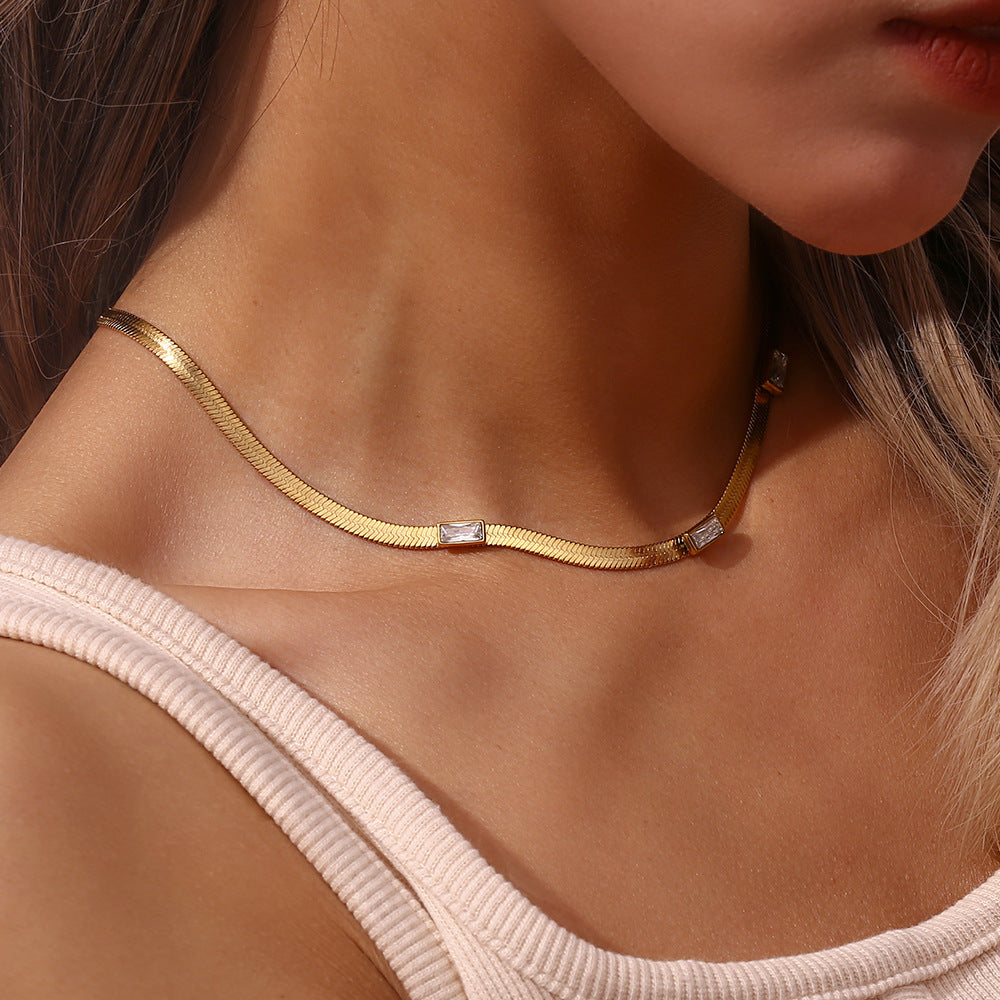 Eve Herringbone Gold Necklace Image